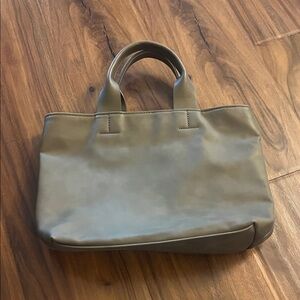 Elegant Tan Leather Tote Bag